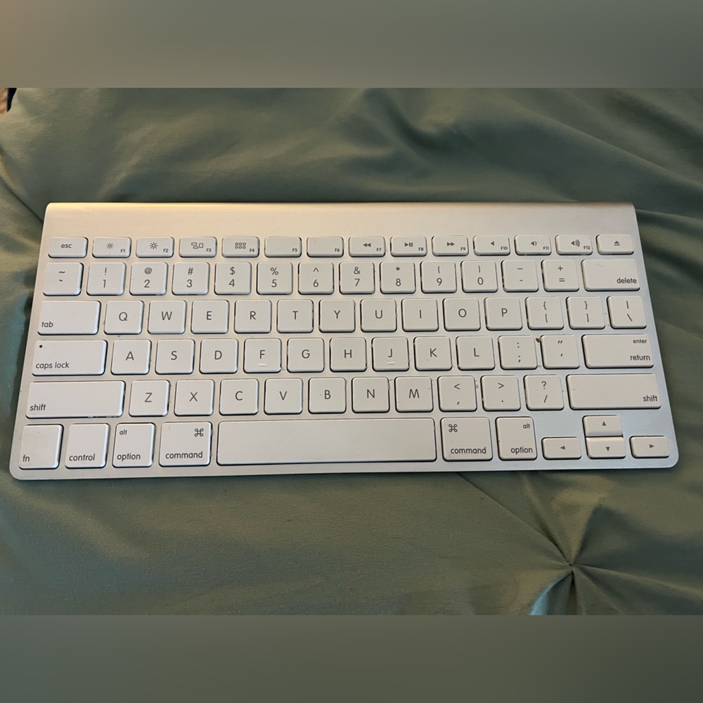 Apple Keyboard